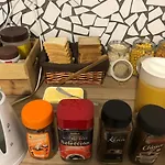 ホステル Pil Pil *